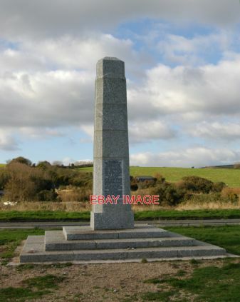 Photo slapton monument - ,