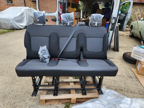 Renault trafic vivaro row - renault,