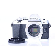 Olympus OM-D E-M10 Mark II