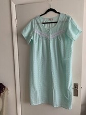 BEAUTIFUL BON MARCHE GREEN BRODERIE ANGLAISE NIGHTIE SIZE S BUT 44" EX. COND.