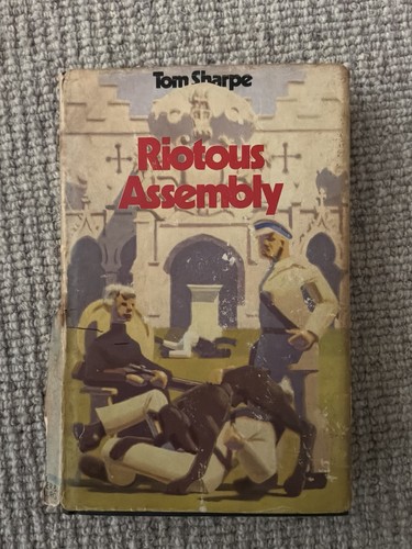 Tom sharpe riotous assembly - sharpe,