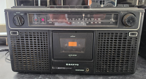 Vintage sanyo model m9902f - model,