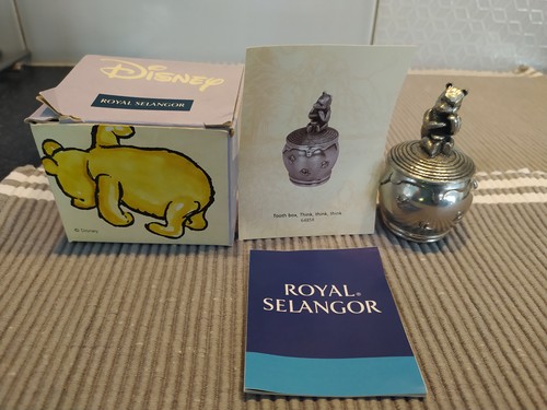 Royal selangor pewter winnie - pewter,