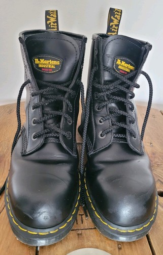 Martens docs icon 7b10 - dr, dm