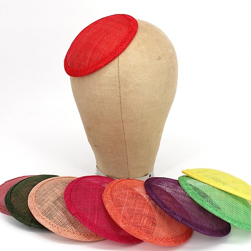 Sinamay straw round - round, fascinator