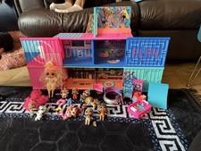 LOL doll house and figures and accessories LOL OMG