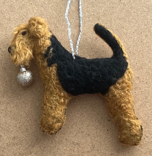 Airedale welsh terrier with - /,