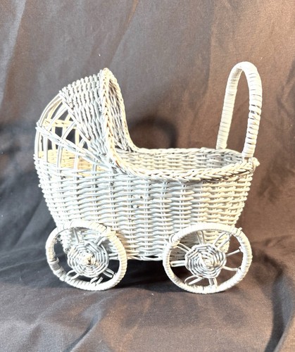 Vtg white wicker - white, doll