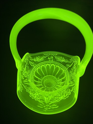 Uranium vaseline glass roses - uranium,
