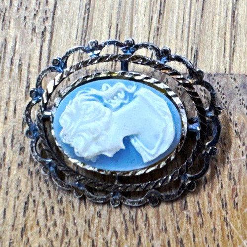 Oval cameo portrait brooch - oval,