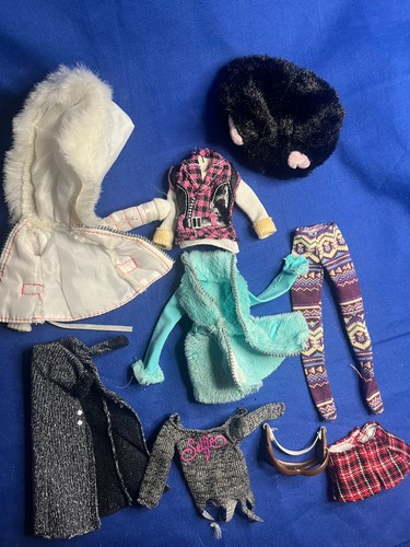 Bratz winter clothes - , bundle