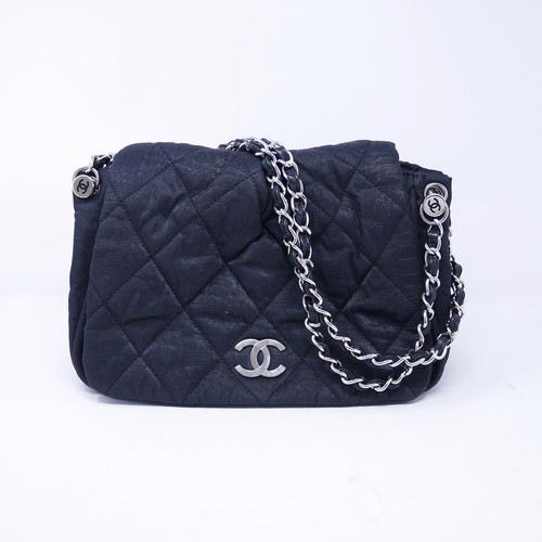 Chanel black shoulder bag - chanel,