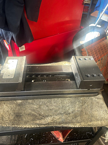 Industrial machine vice - machine, vise