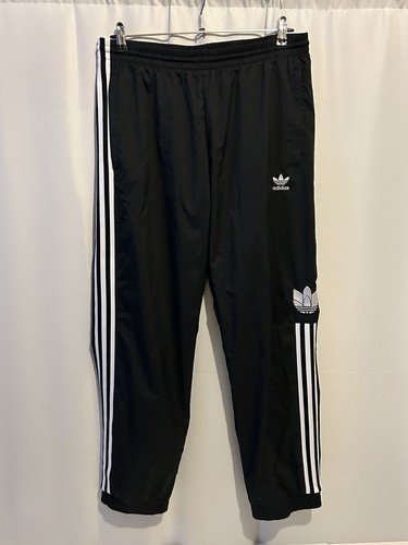 Adidas originals trefoil - adidas, 3d
