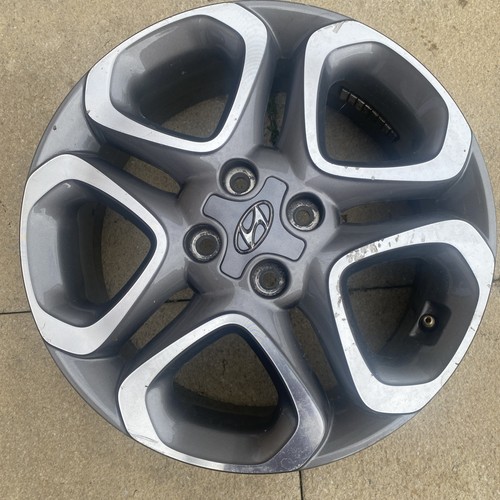Hyundai i20 alloy wheel - hyundai,