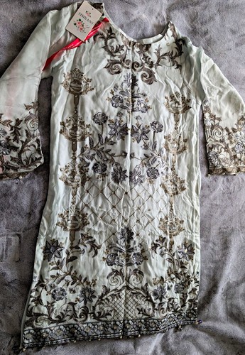 Bnwt luxury embroidered 2pc - bnwt,