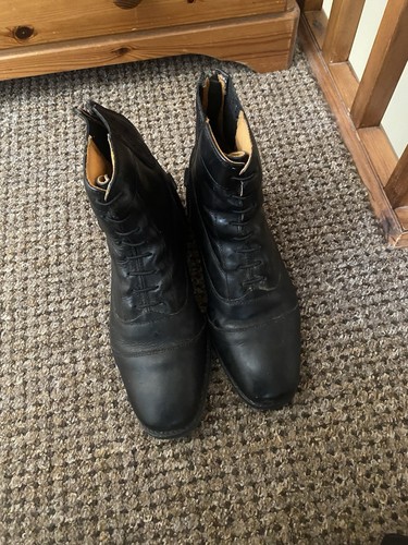 Short boots and - size, 6