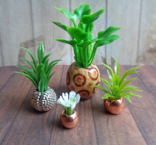 Dolls house miniature 4x - miniature:,