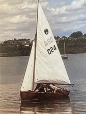 Tideway12 Dinghy Clinker built beautiful example of this iconic class. 