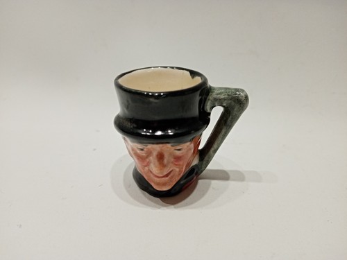 Royal doulton john - doulton, mini
