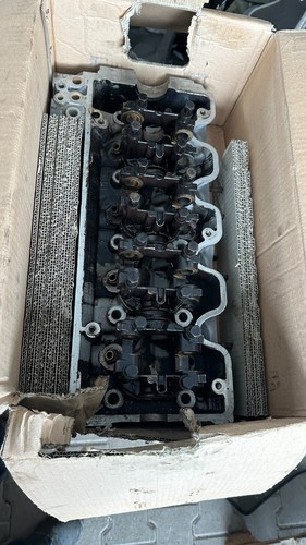 Cylinder head mercedes - cylinder,