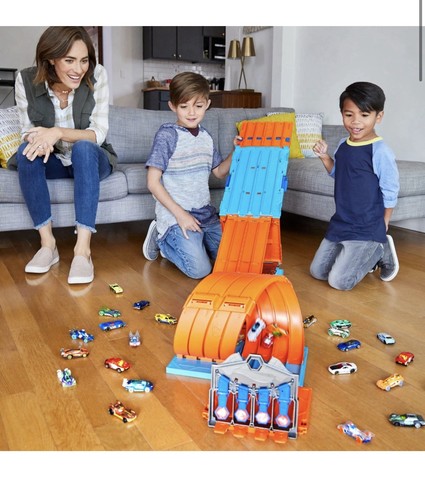 Hot wheels track builder race - wheels,