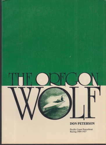 The oregon wolf pacific coast - oregon,