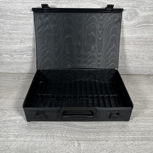 Black hard plastic - black, 32
