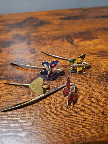 Vintage enamel butterfly - 3x,