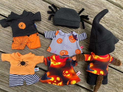 Clothes for stuffed animals