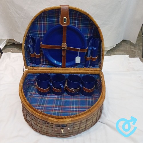 Wicker picnic basket - wicker, blue