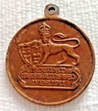 CORONATION MEDALLION - KING GEORGE V and  QUEEN MARY  1911 - METAL 2.5cm across.
