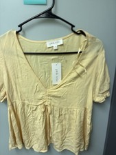 NWT Pink Rose Yellow Cropped