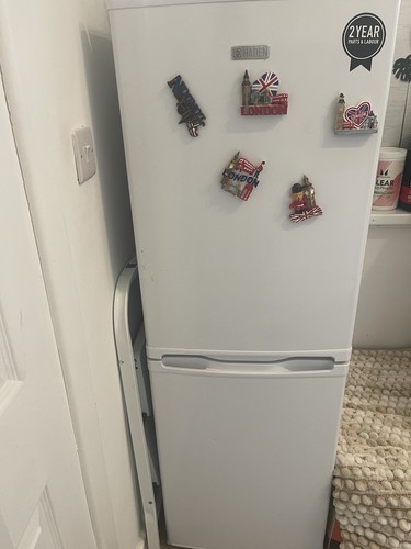Medium fridge freezer good - medium,