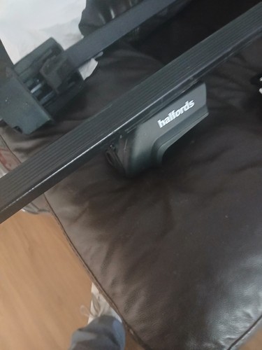 Halfords roof bars - roof,