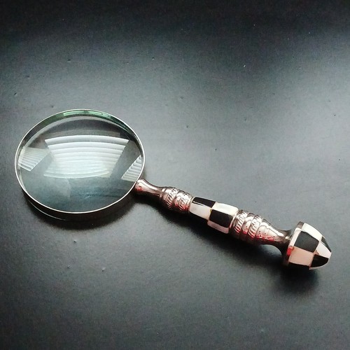 Large vintage magnifying glass - large,
