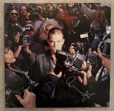 ROBBIE WILLIAMS HAND SIGNED