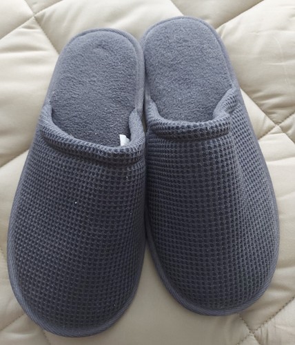 Size slippers on - 8,,