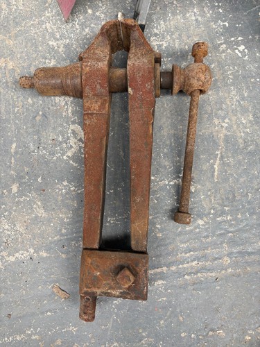 Large metal vice 5in jaws - metal,