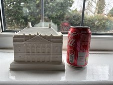 Large queen doll house - large, queen’s