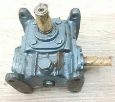 Reduction gear box Ratio 20:1 center 1-1/8 Hp 1/4 Wght 2.8kg aprox  Double base