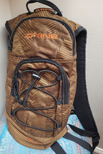 Dakine Shuttle 6L Hydration Backpack