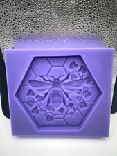 Emlems LARGE Bee Honeycomb