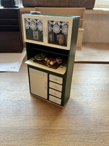 Handmade dolls house - 1:12,