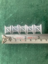 5 x White Plastic  Gates - N