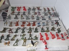 VINTAGE 1.32 PLASTIC TOY SOLDIERS 66 INC. CRESCENT,LONE STAR ECT SEE PHOTOS.