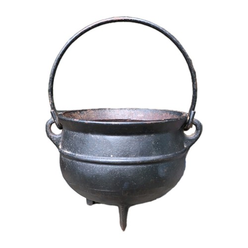 Antique leg cast iron bean - cast,