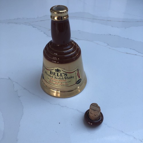 Wade bells blended whisky - wade,