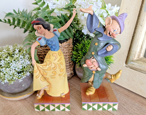 Disney traditions showcase - disney,