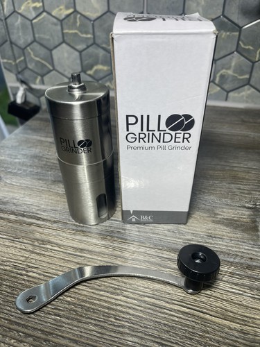 Pill grinder crusher crushes - pill,